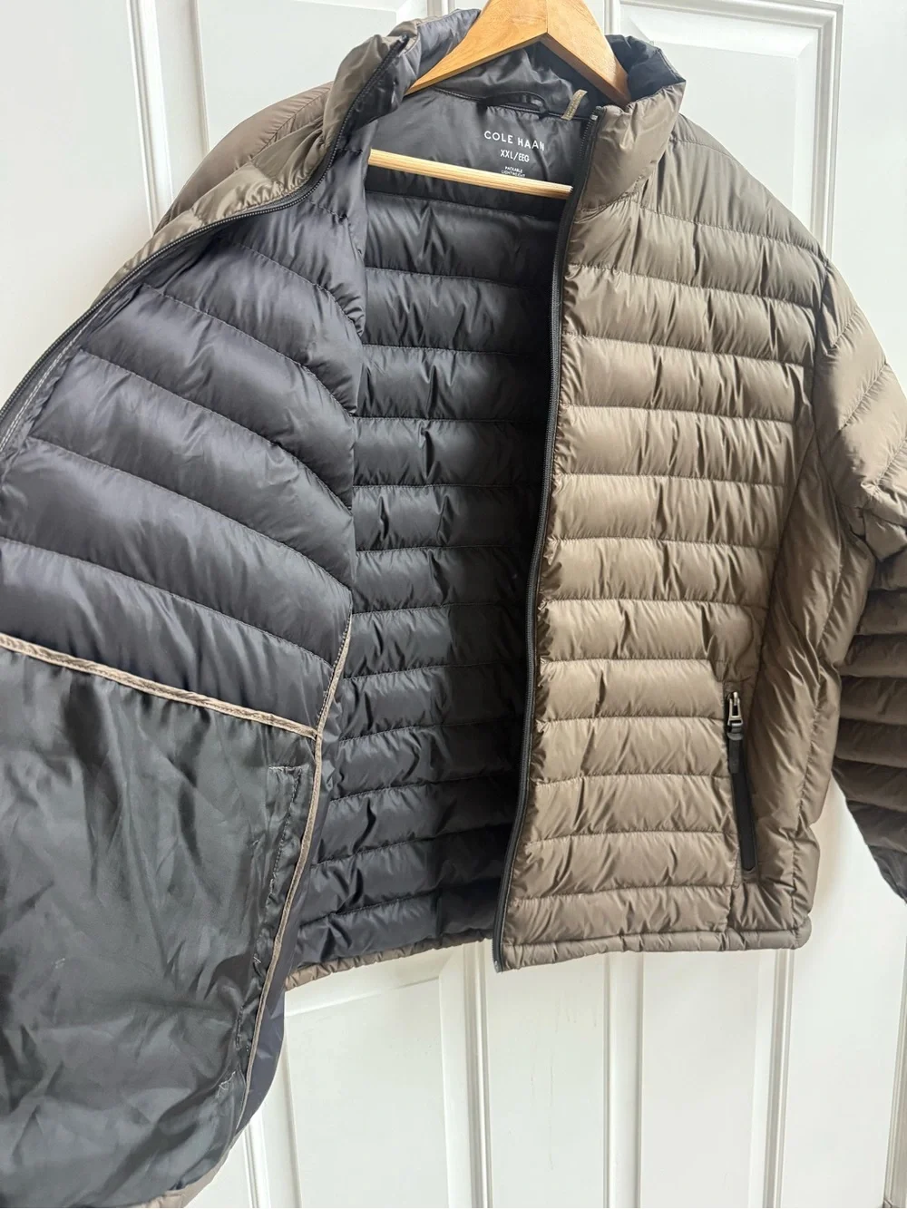 Cole Haan Men's Quilted Premium Duck Down lightweight Puffer Jacket Taupe brown